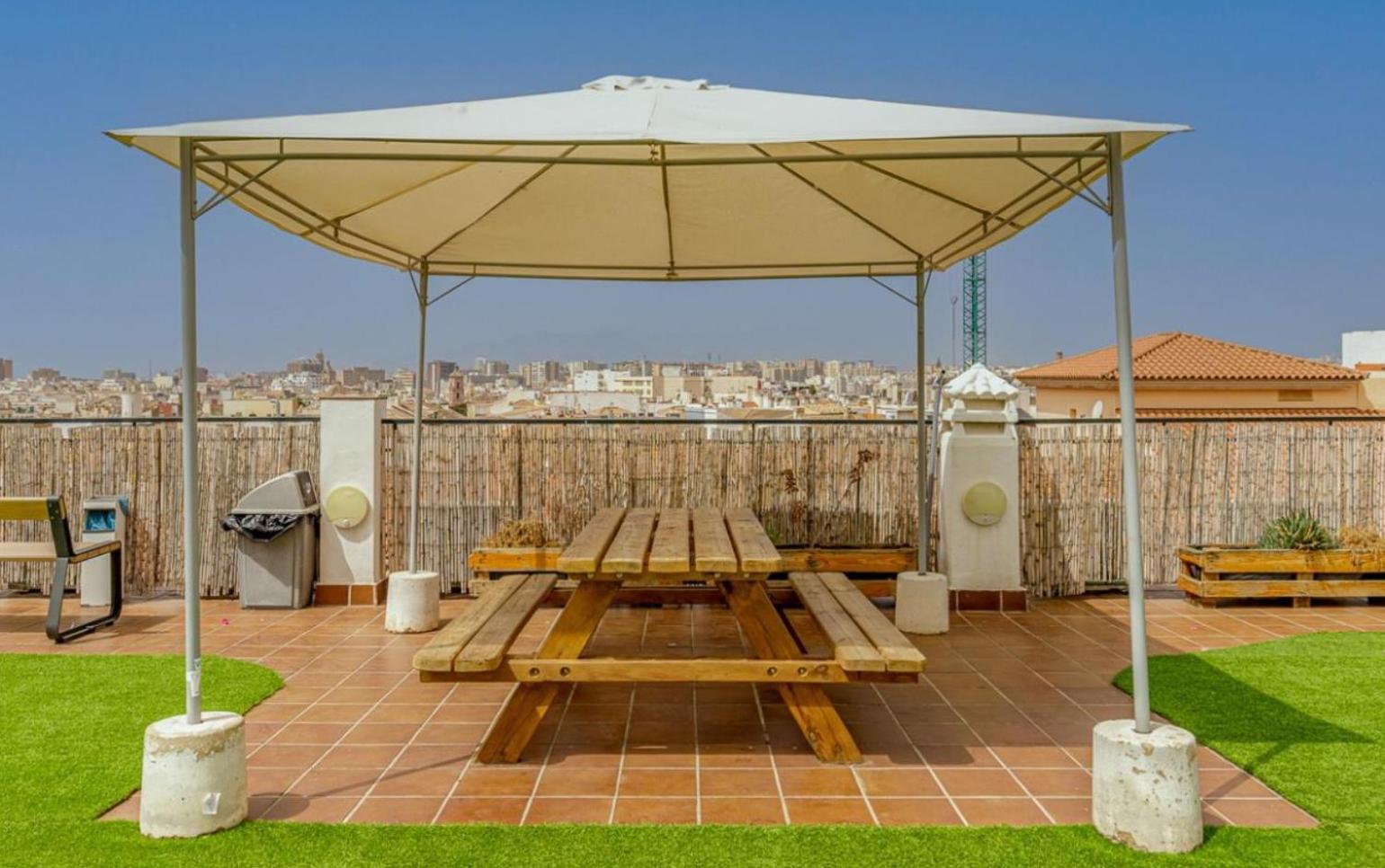 Apartamento Centrico La Merced - Free Parking & Free Gym Màlaga Exteriér fotografie